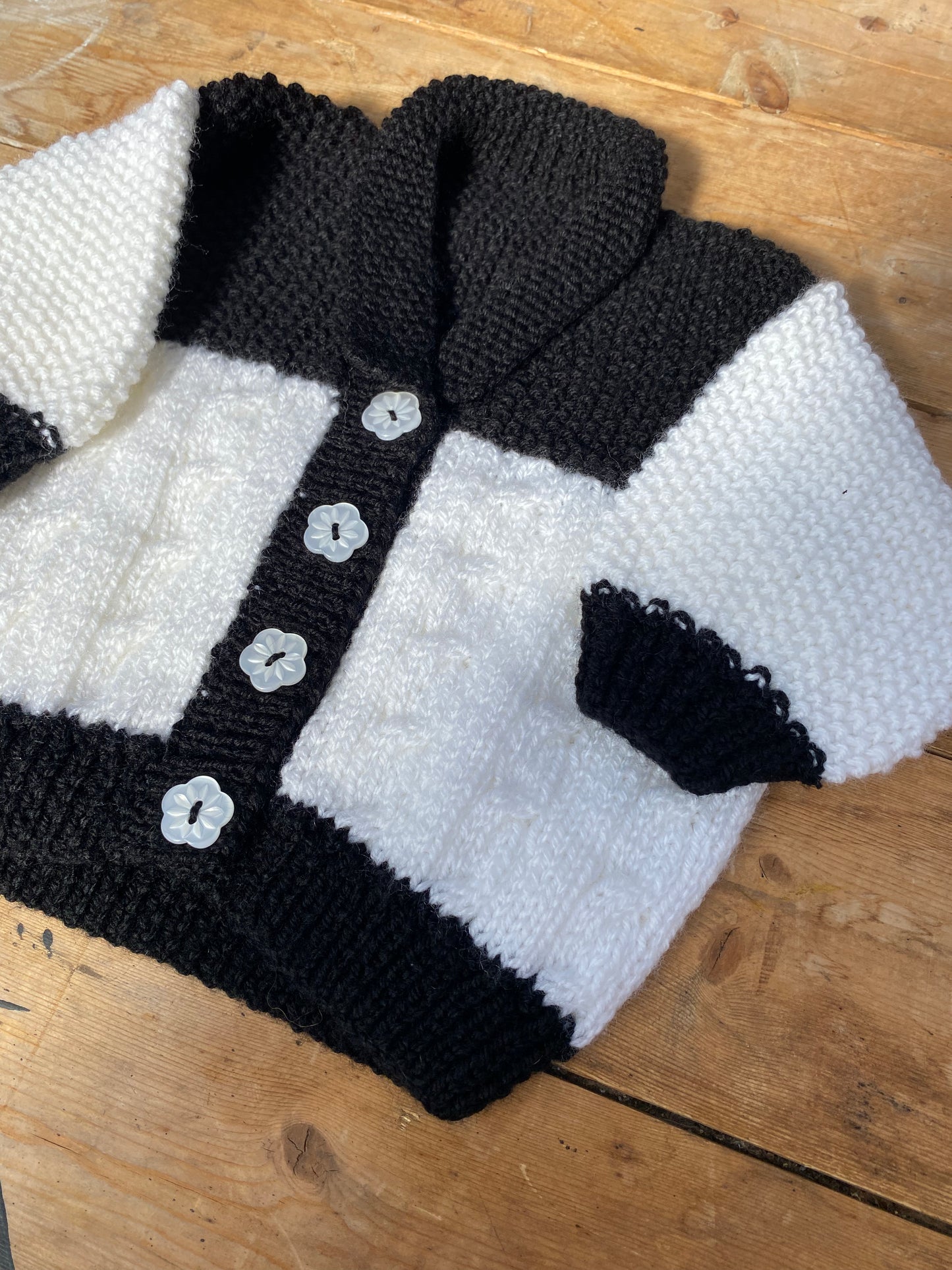 Black and white collared cardigan (3-9 months)