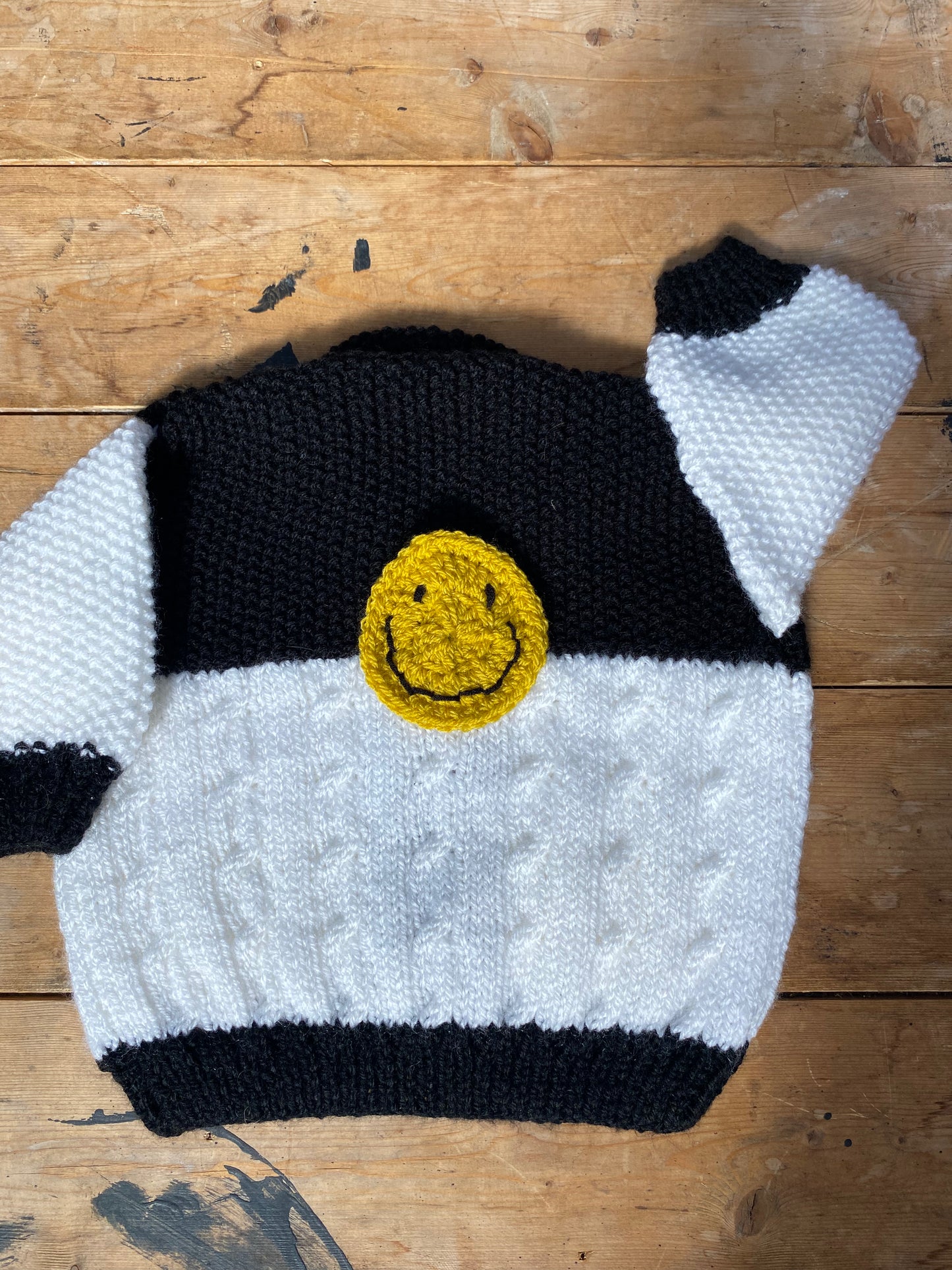 Black and white collared cardigan (3-9 months)