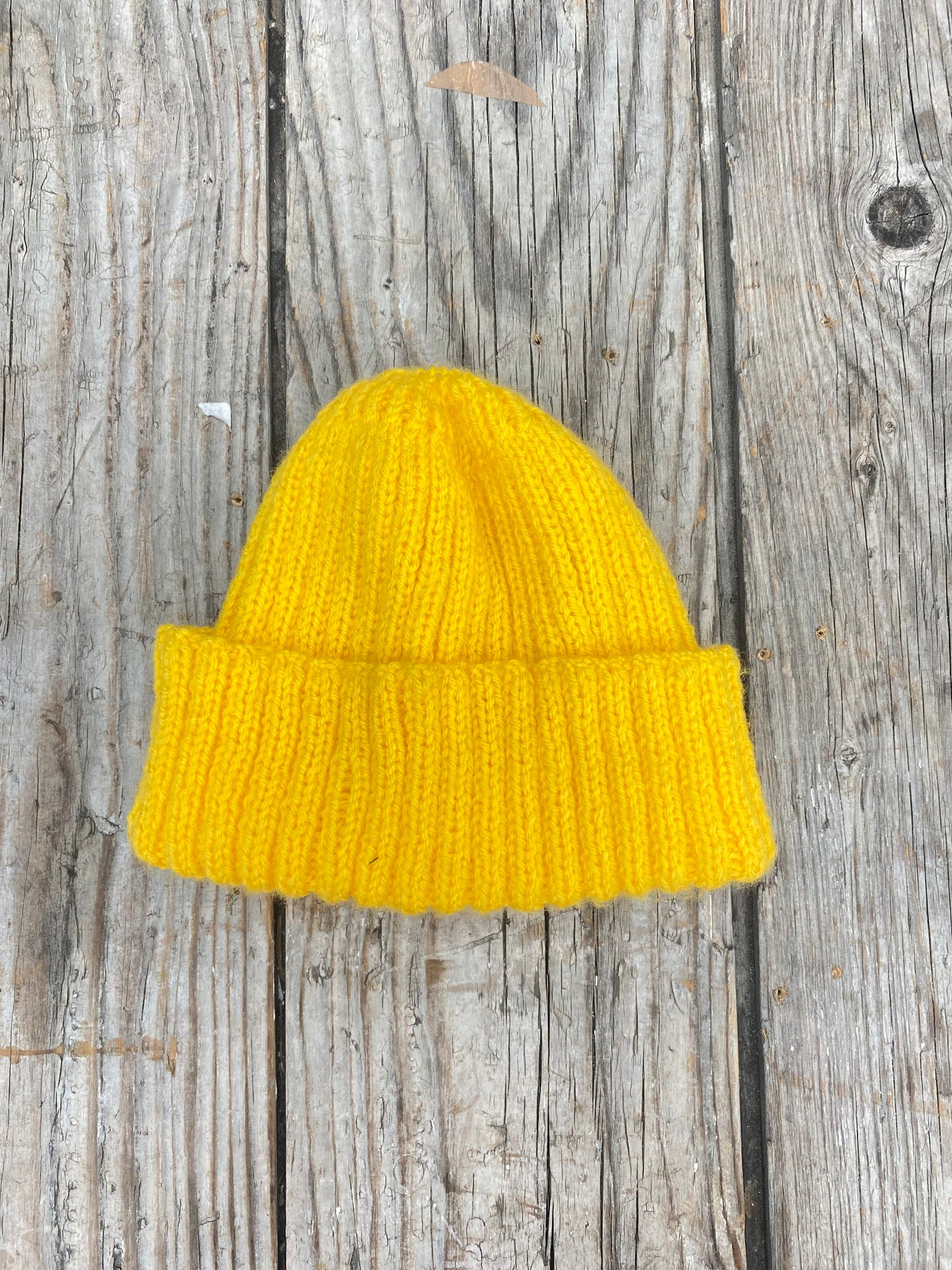 Yellow ribbed beanie hat (2-4 years)