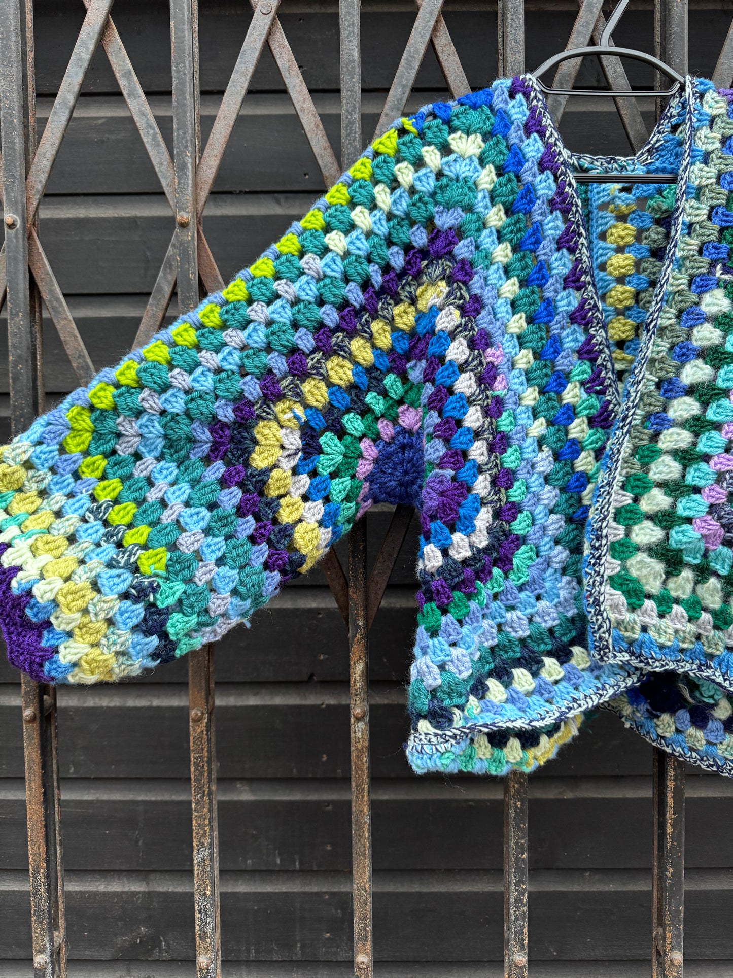 Women's crochet balloon sleeve cardigan