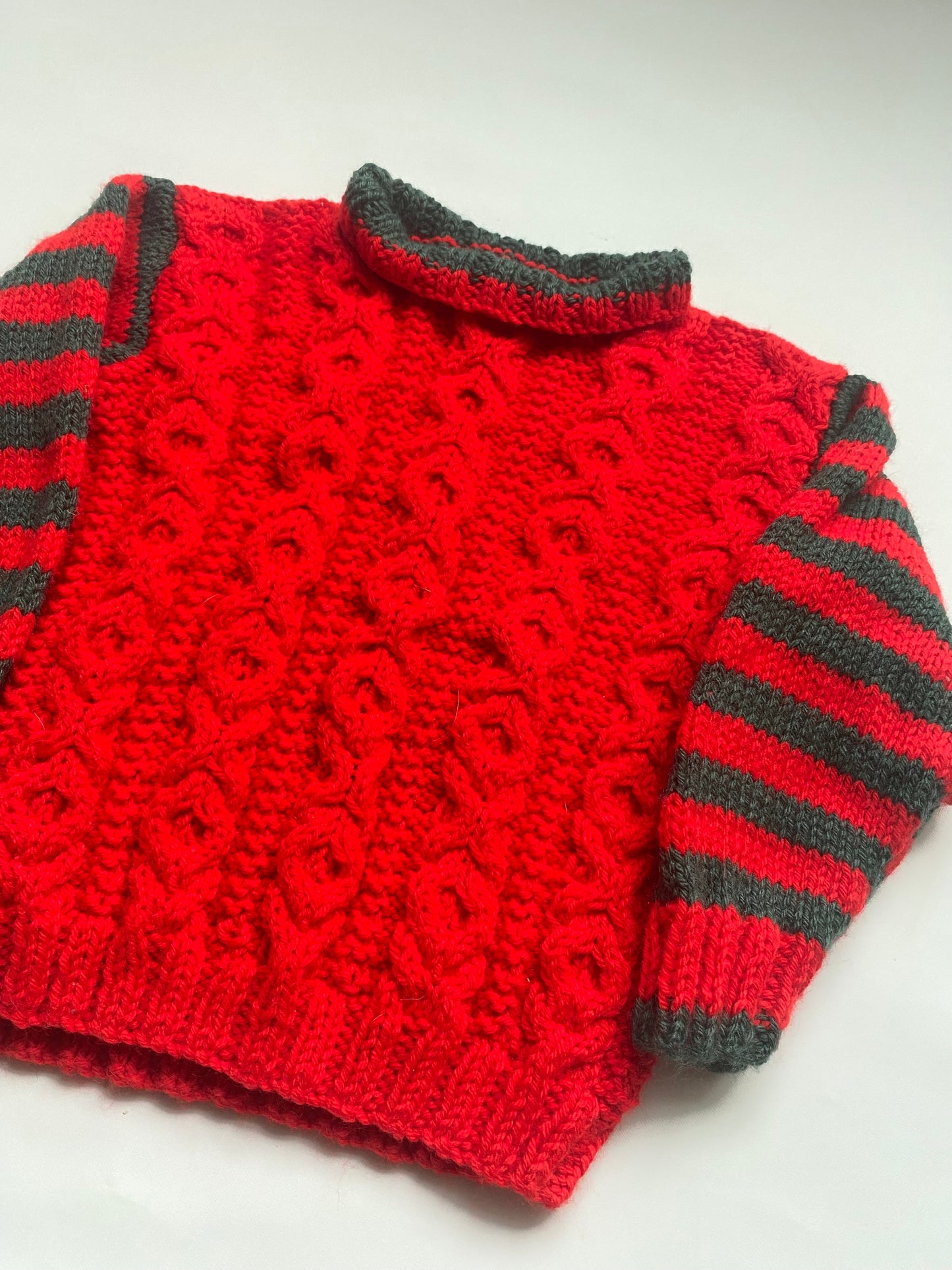 Red and Green Elf cable jumper (6-12 months)